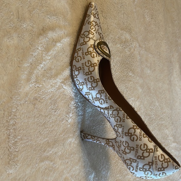 BCBG pumps - Picture 3 of 3